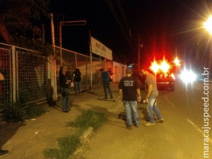 Ladrão é baleado por policiais em tentativa de assalto em frente a shopping