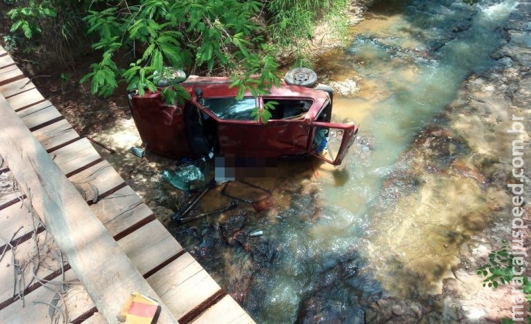 Motorista morre ao cair em córrego próximo à Ponte do Grego Motorista morre ao cair em córrego próximo à Ponte do Grego