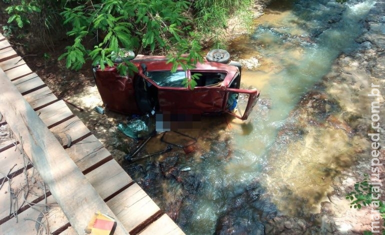 Motorista morre ao cair em córrego próximo à Ponte do Grego