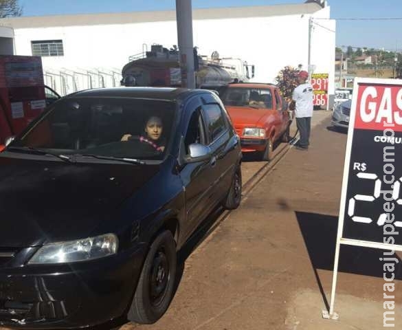 Motoristas mudam hábitos para enfrentar aumento na gasolina em 2017