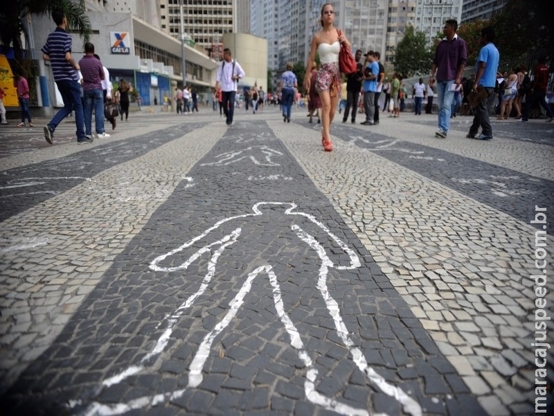 Número de mortes aumenta 24,7% em dez anos no Brasil Número de mortes aumenta 24,7% em dez anos no Brasil