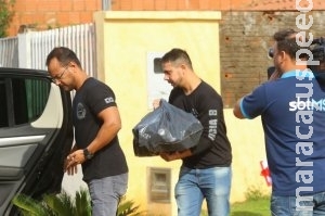 Polícia apreende celulares com suspeito de estuprar meninos Polícia apreende celulares com suspeito de estuprar meninos