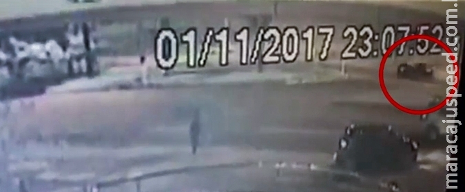 VÍDEO: câmeras flagram exato momento do acidente na Afonso Pena que matou Carolina VÍDEO: câmeras flagram exato momento do acidente na Afonso Pena que matou Carolina