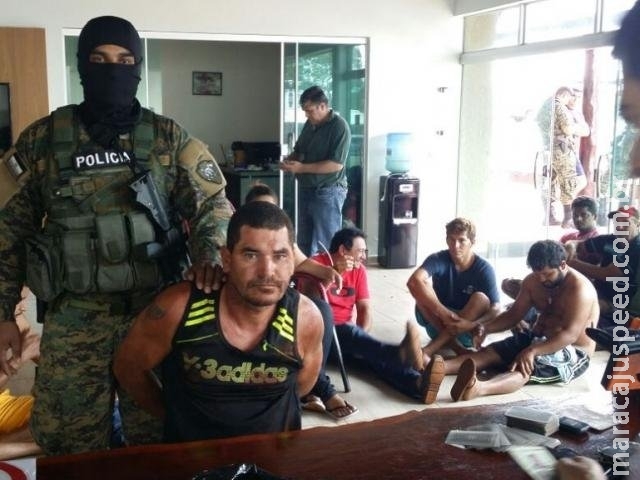 Após intenso tiroteio, brasileiros do PCC são presos na fronteira com MS