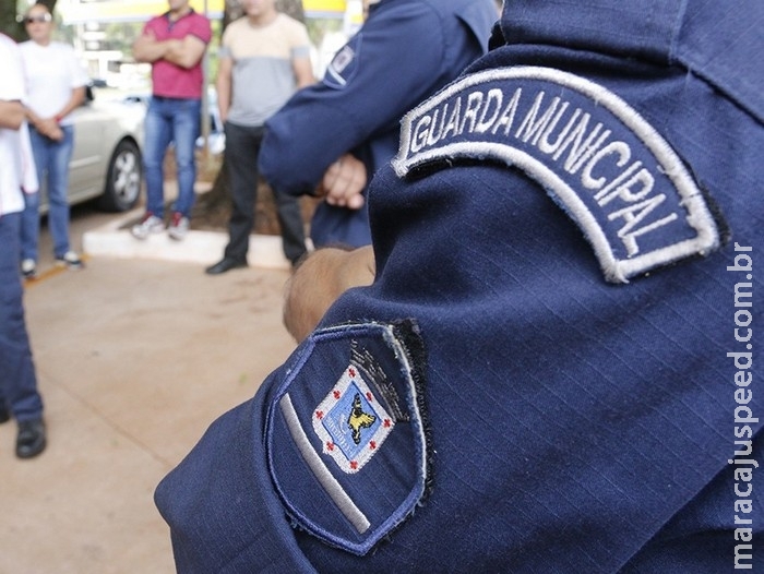 ‘Eu trabalho com coronel’, diz detido após dar ‘garrafadas’ em guardas 