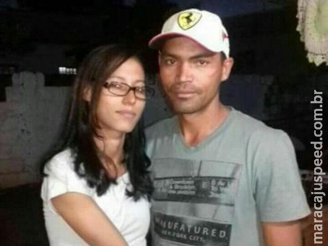 Homem joga gasolina e ateia fogo no rosto de esposa enquanto ela dormia Homem joga gasolina e ateia fogo no rosto de esposa enquanto ela dormia