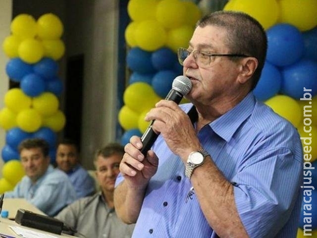 Prefeito é acusado de contratar parentes sem licitação durante 8 anos