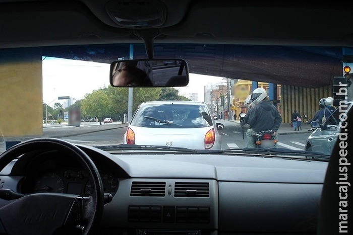 Quando buzinar se torna infração de trânsito Quando buzinar se torna infração de trânsito