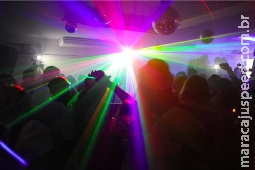 Amigos são levados para delegacia após não pagarem conta de ‘milão’ em boate 