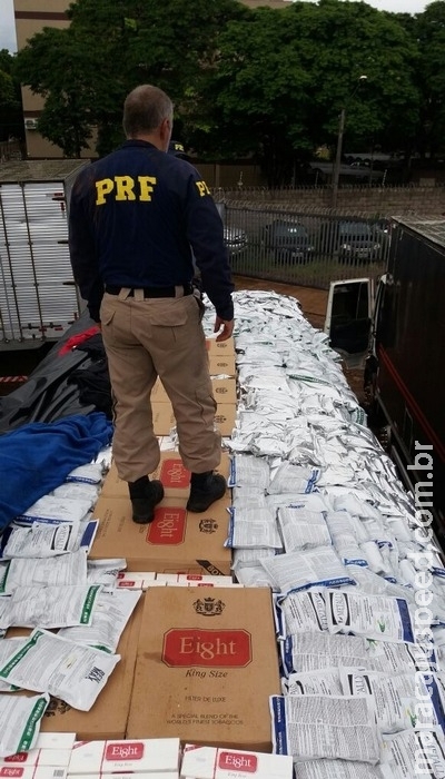 Caminhões são apreendidos com cigarros e agrotóxico