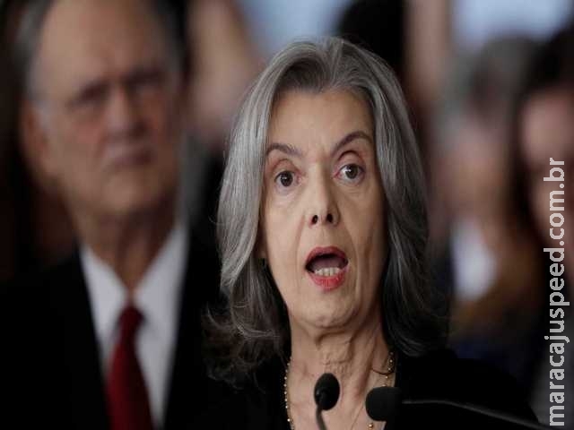 Cármen Lúcia e presidente do TRF-4 discutem sobre julgamento de Lula Cármen Lúcia e presidente do TRF-4 discutem sobre julgamento de Lula
