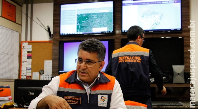 Com 16 municípios em emergência, Defesa Civil orienta população contra desastres Com 16 municípios em emergência, Defesa Civil orienta população contra desastres