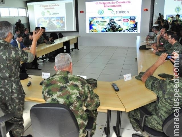Exército admite atraso no Sisfron, mas anuncia expansão para MT e Paraná Exército admite atraso no Sisfron, mas anuncia expansão para MT e Paraná