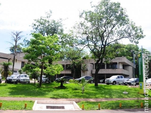 Governo firma contrato de R$ 867 mil para construção de casas no interior Governo firma contrato de R$ 867 mil para construção de casas no interior