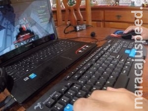 Longe da farra, galera espera chegar as férias para ficar trancada em casa Longe da farra, galera espera chegar as férias para ficar trancada em casa