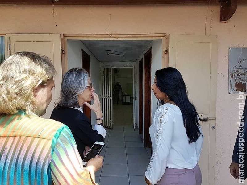 "Nenhuma criança deve nascer numa penitenciária" "Nenhuma criança deve nascer numa penitenciária"