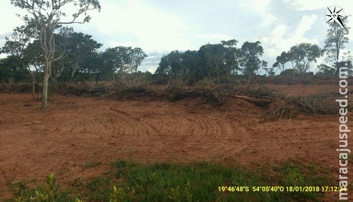 PMA de São Gabriel autua fazendeira em R$ 120 mil por desmatamento ilegal de 112 hectares envolvendo área protegida durante a operação Cervo-do-Pantanal PMA de São Gabriel autua fazendeira em R$ 120 mil por desmatamento ilegal de 112 hectares envolvendo área protegida durante a operação Cervo-do-Pantanal