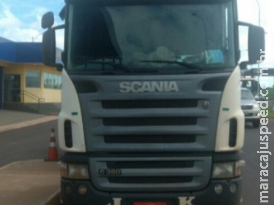 PRF recupera caminhão roubado com sinais de 2 veículos