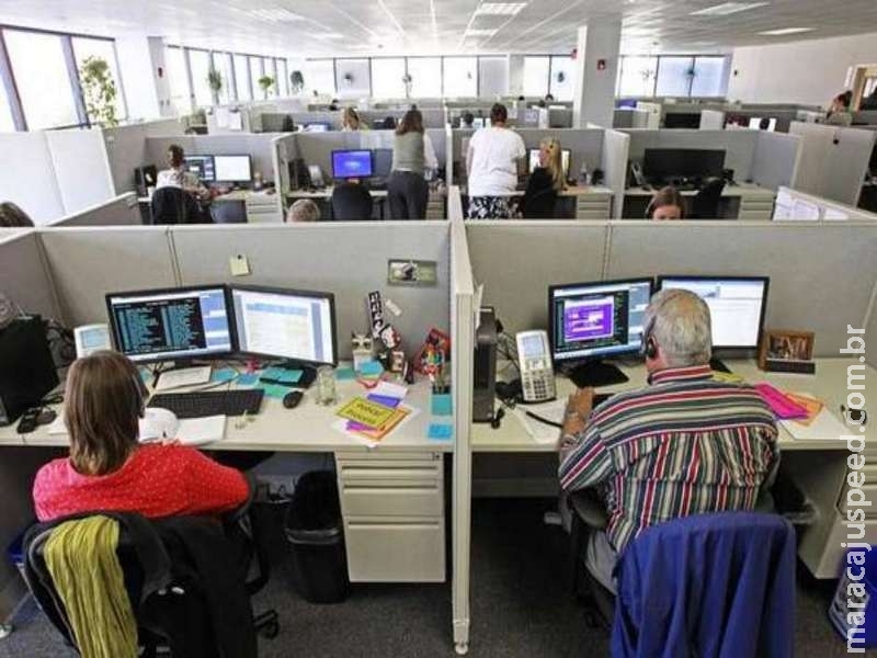 Call center é acusada de pagar 33 centavos a funcionários Call center é acusada de pagar 33 centavos a funcionários