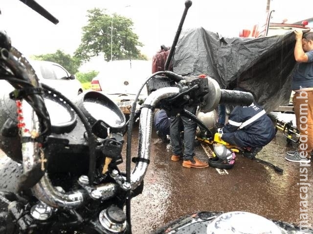 Chuva causa mais um acidente na Norte-Sul e deixa tráfego lento