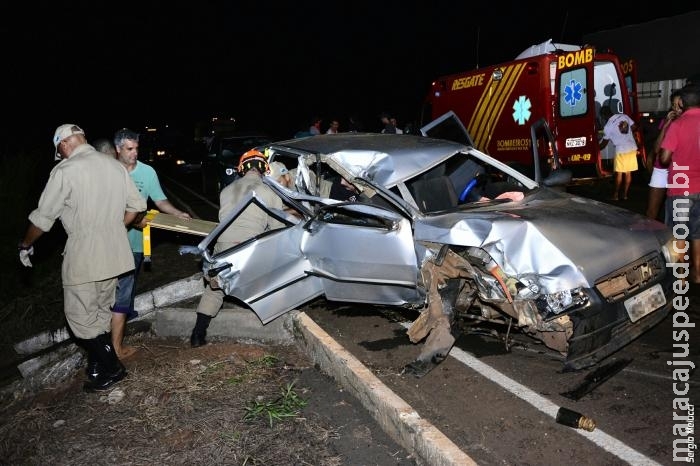 Condutora acerta boi que invadiu pista e criança fica presa nas ferragens