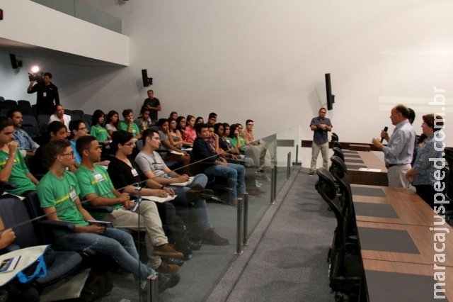 Deputados pedem participação mais ativa de jovens na política Deputados pedem participação mais ativa de jovens na política