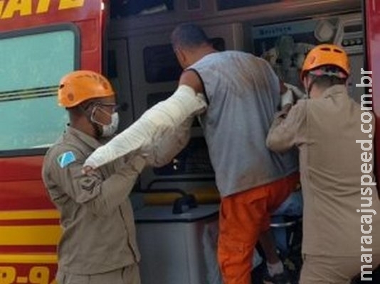 Homem é perseguido por pistoleiros e se esconde em casa para não ser morto