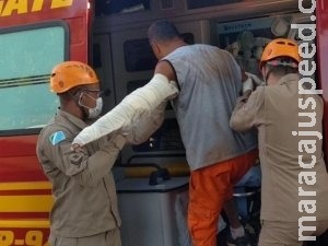 Homem é perseguido por pistoleiros e se esconde em casa para não ser morto Homem é perseguido por pistoleiros e se esconde em casa para não ser morto