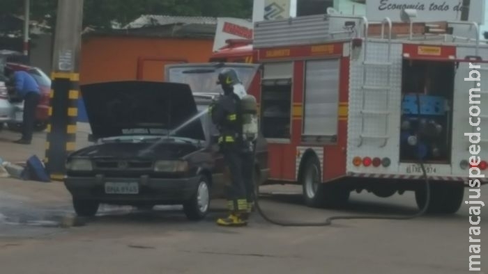 Incêndio em veículo mobiliza Corpo de Bombeiros na Capital Incêndio em veículo mobiliza Corpo de Bombeiros na Capital