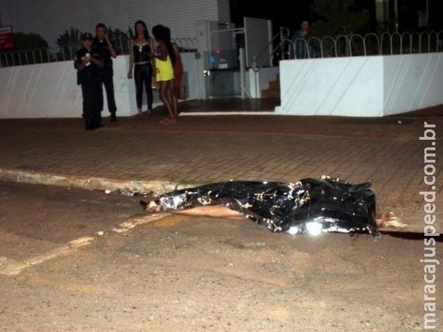 Justiça absolve uma e condena cinco travestis por morte de colega