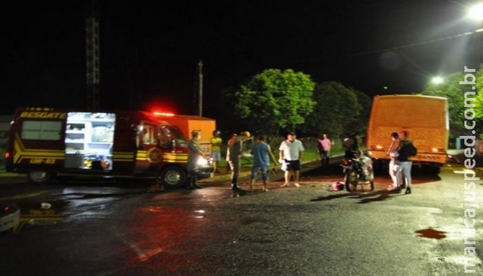 Motociclista fica ferido após colisão contra ônibus Motociclista fica ferido após colisão contra ônibus