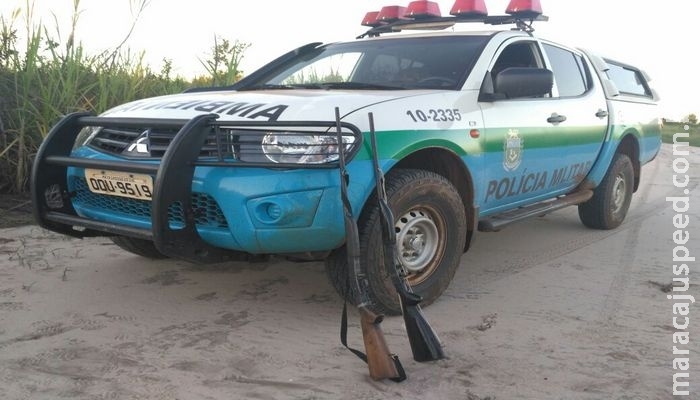 PMA prende dois caçadores com animal abatido, armas e munições ilegais PMA prende dois caçadores com animal abatido, armas e munições ilegais
