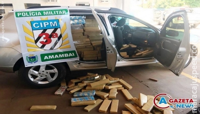 Policiais apreendem mais de 1,6 quilos de maconha em veículo abandonado Policiais apreendem mais de 1,6 quilos de maconha em veículo abandonado