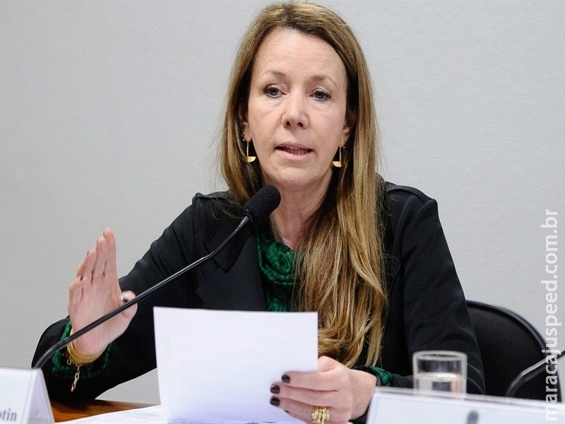 Projeto criminaliza o constrangimento ofensivo para fins libidinosos Projeto criminaliza o constrangimento ofensivo para fins libidinosos