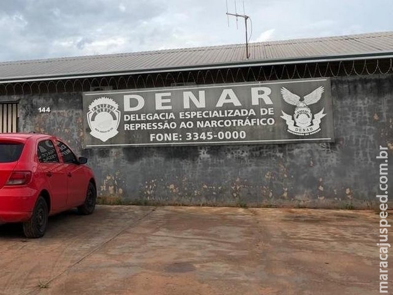 Traficantes são presos em carro roubado cheio de maconha