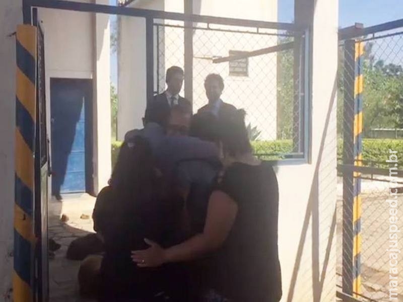 Acusado injustamente de abusar dos filhos é libertado da cadeia Acusado injustamente de abusar dos filhos é libertado da cadeia