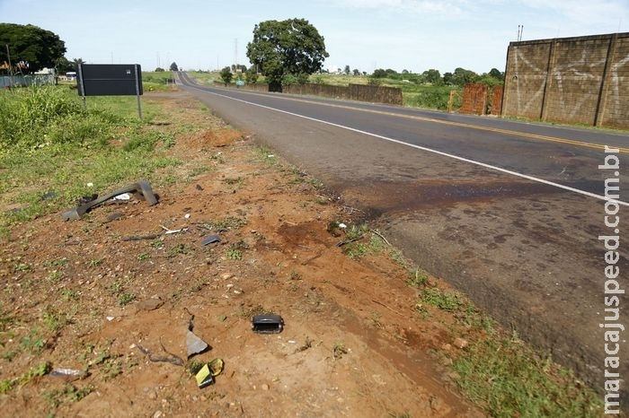 Colisão frontal entre carros deixa dois mortos no anel viário da Capital