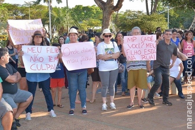 Educadores denunciam que prefeitura desrespeita negociação e tenta burlar MPE Educadores denunciam que prefeitura desrespeita negociação e tenta burlar MPE