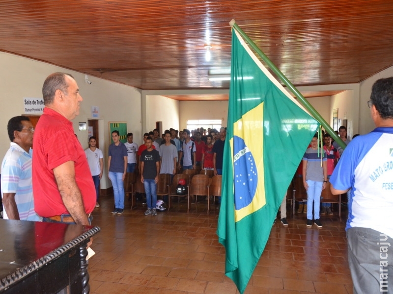 Em Maracaju jovens recebem dispensa militar Em Maracaju jovens recebem dispensa militar