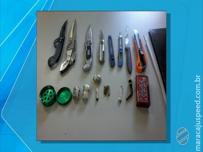 Estiletes e entorpecentes são apreendidos com alunos em escola de Campo Grande