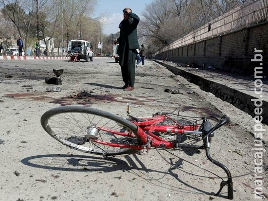Homem-bomba explode e mata 29 pessoas próximo a templo no Afeganistão