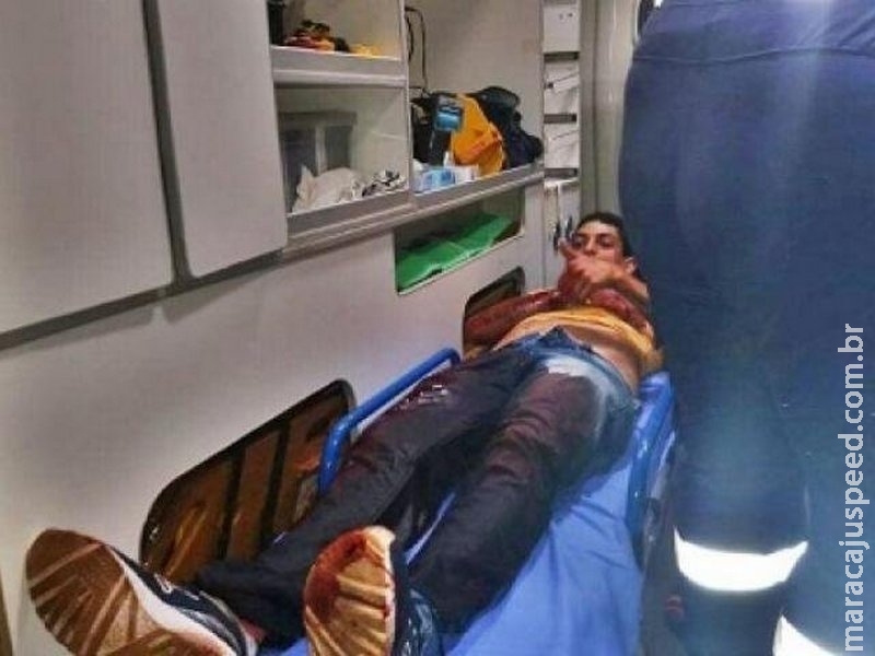 Homem é baleado em tiroteio após roubar e deixar família trancada em casa