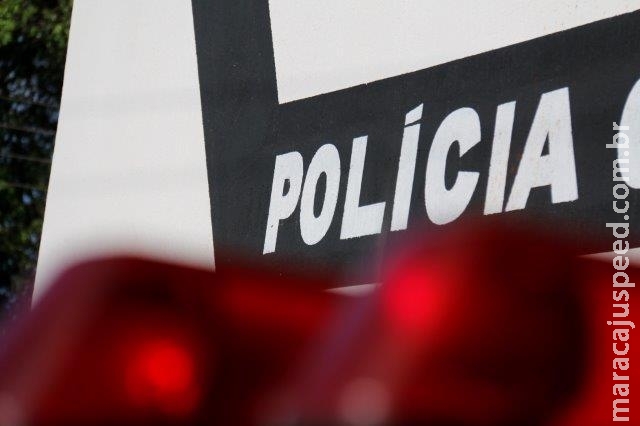 Ladrão é perseguido e detido por populares após roubar sacolas de grávida