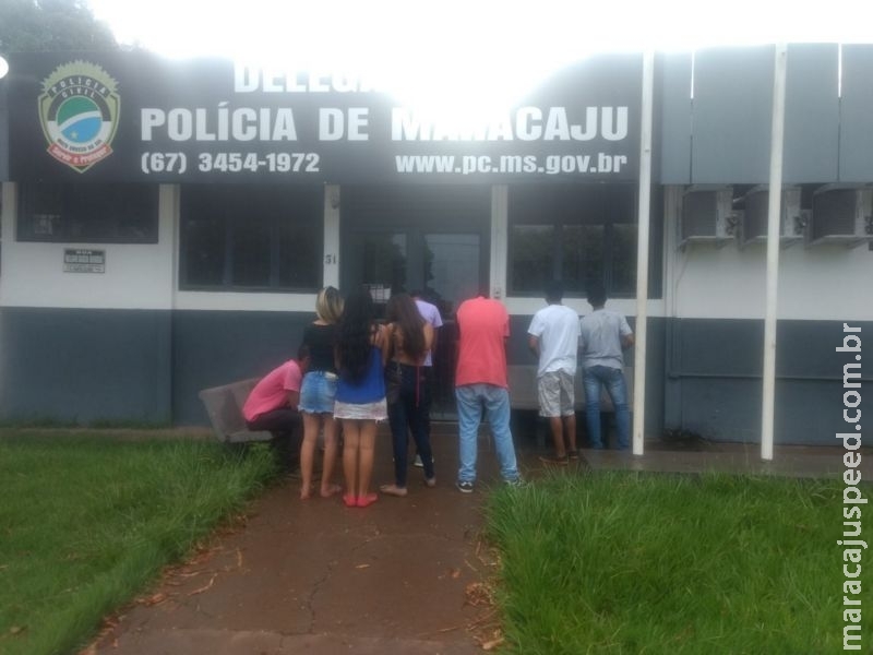 Maracaju: Proprietário de Casa de Show é detido pela Polícia Militar por vender bebida alcoólica a menores de idade e desobediência Maracaju: Proprietário de Casa de Show é detido pela Polícia Militar por vender bebida alcoólica a menores de idade e desobediência