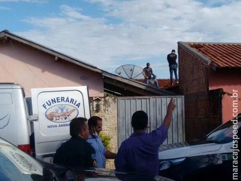 Menino de 10 anos foi assassinado e colocado em telhado, acredita delegado Menino de 10 anos foi assassinado e colocado em telhado, acredita delegado