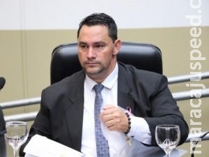 Microfone ligado entrega vereador pedindo “200 contos” para reeleição