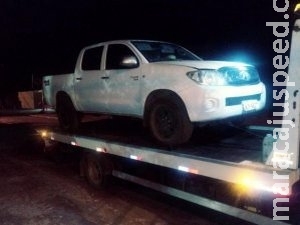 Polícia acha Hillux usada em furtos, mas dupla de irmãos consegue fugir