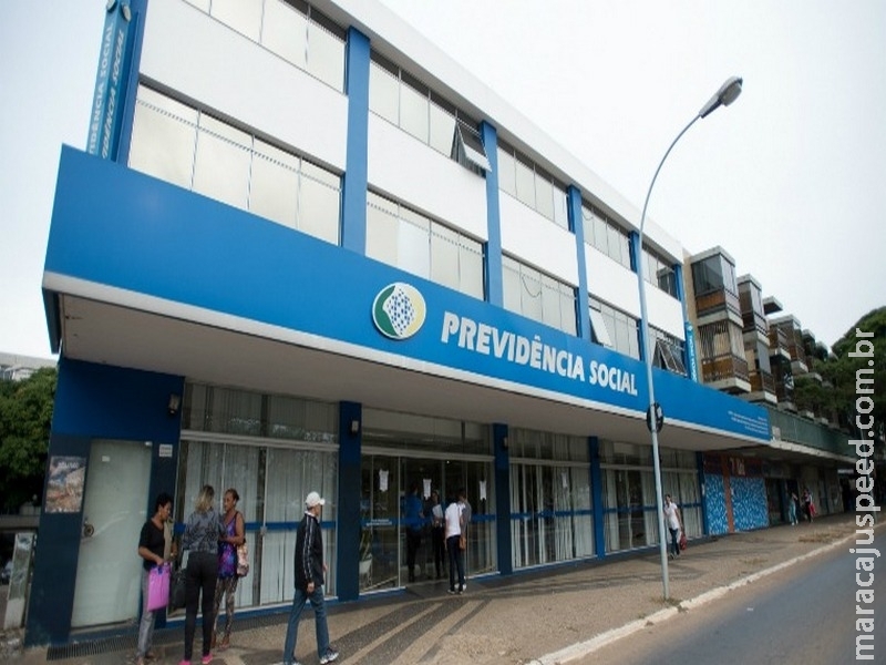 Revisão de benefícios deve gerar economia de R$ 15,7 bilhões ao INSS Revisão de benefícios deve gerar economia de R$ 15,7 bilhões ao INSS