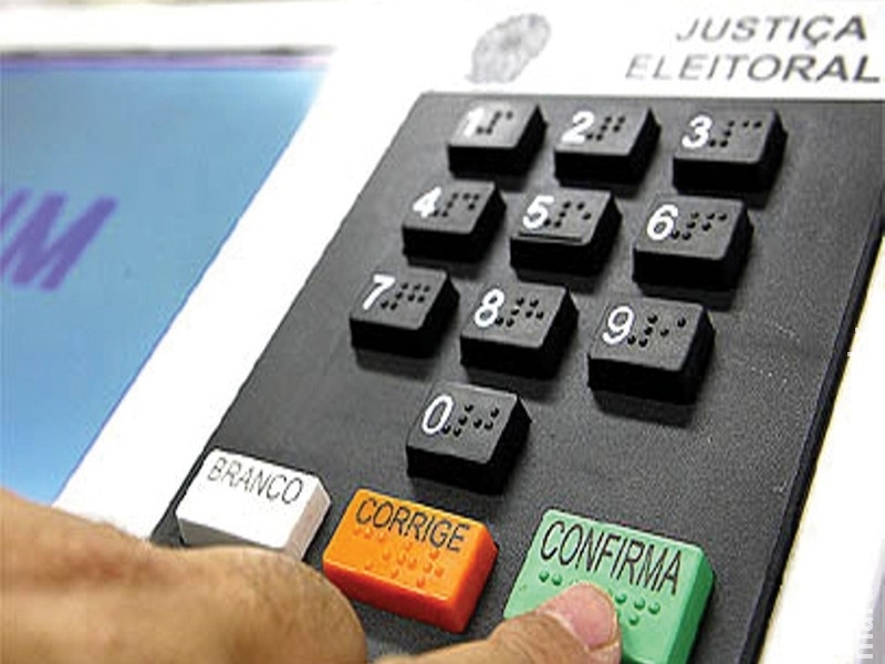 STF mantém aplicação da Ficha Limpa para condenados antes de 2010 STF mantém aplicação da Ficha Limpa para condenados antes de 2010