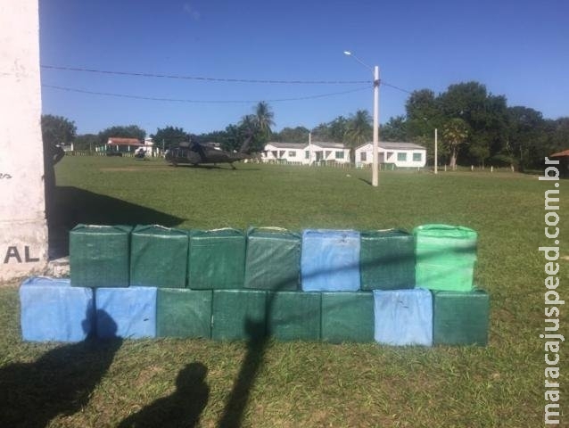 Avião interceptado a tiros pela FAB estava com 500 kg de cocaína Avião interceptado a tiros pela FAB estava com 500 kg de cocaína